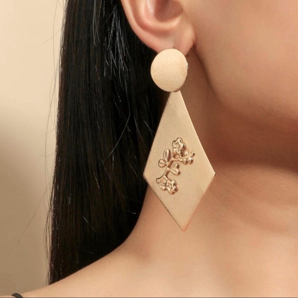 Vintage Earrings - Rose Engraved